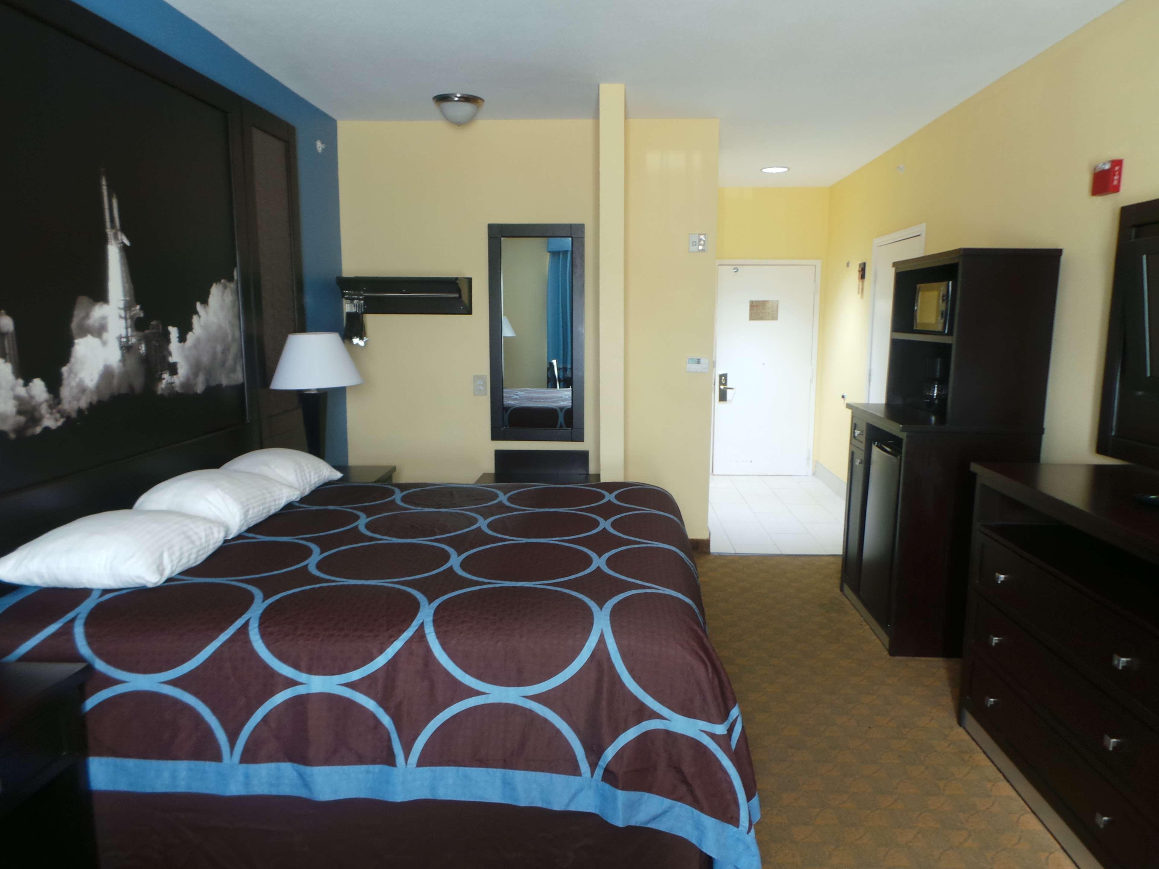 Surestay Plus Hotel By Best Western Alvin Exterior photo