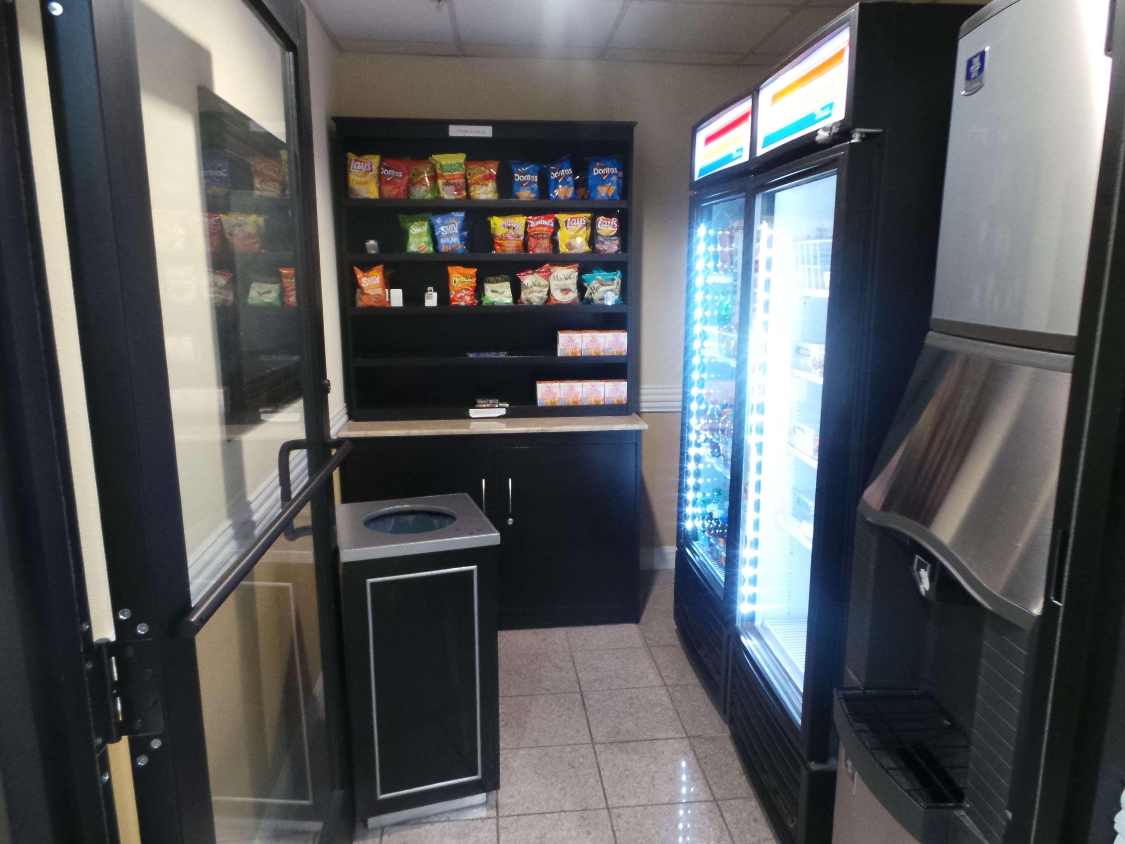 Surestay Plus Hotel By Best Western Alvin Facilities photo