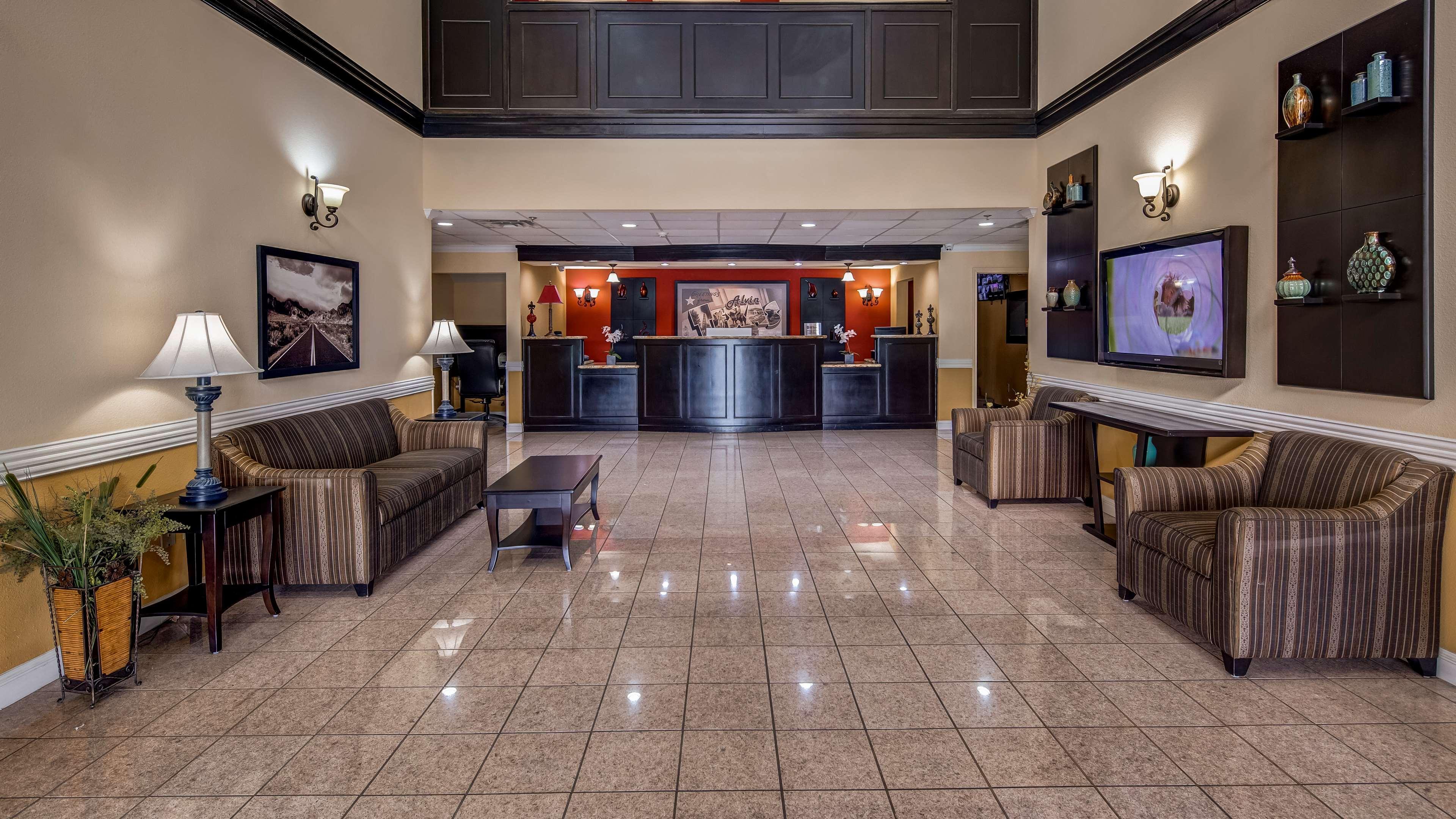 Surestay Plus Hotel By Best Western Alvin Exterior photo
